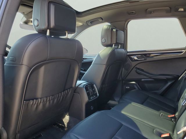 Used 2022 Porsche Macan Base image 13
