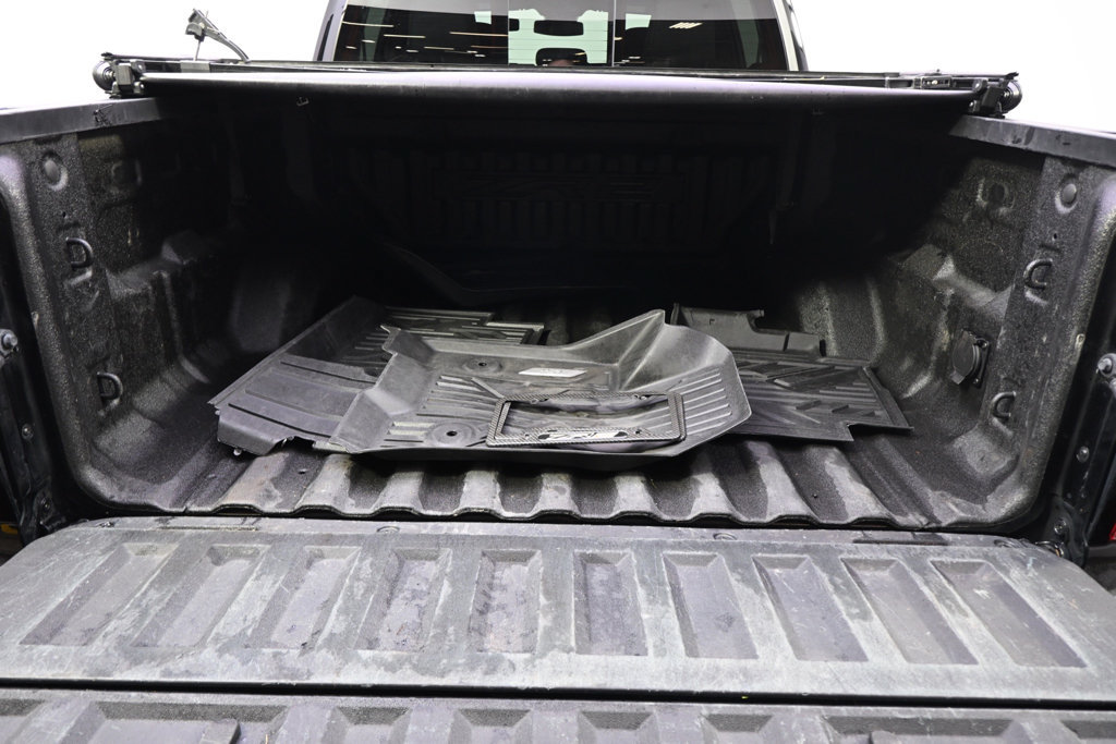 Used 2024 Chevrolet Colorado ZR2 w/ ZR2 Convenience Package III AWD/4WD image 19