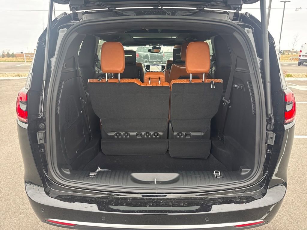 New 2026 Chrysler Pacifica Pinnacle image 27