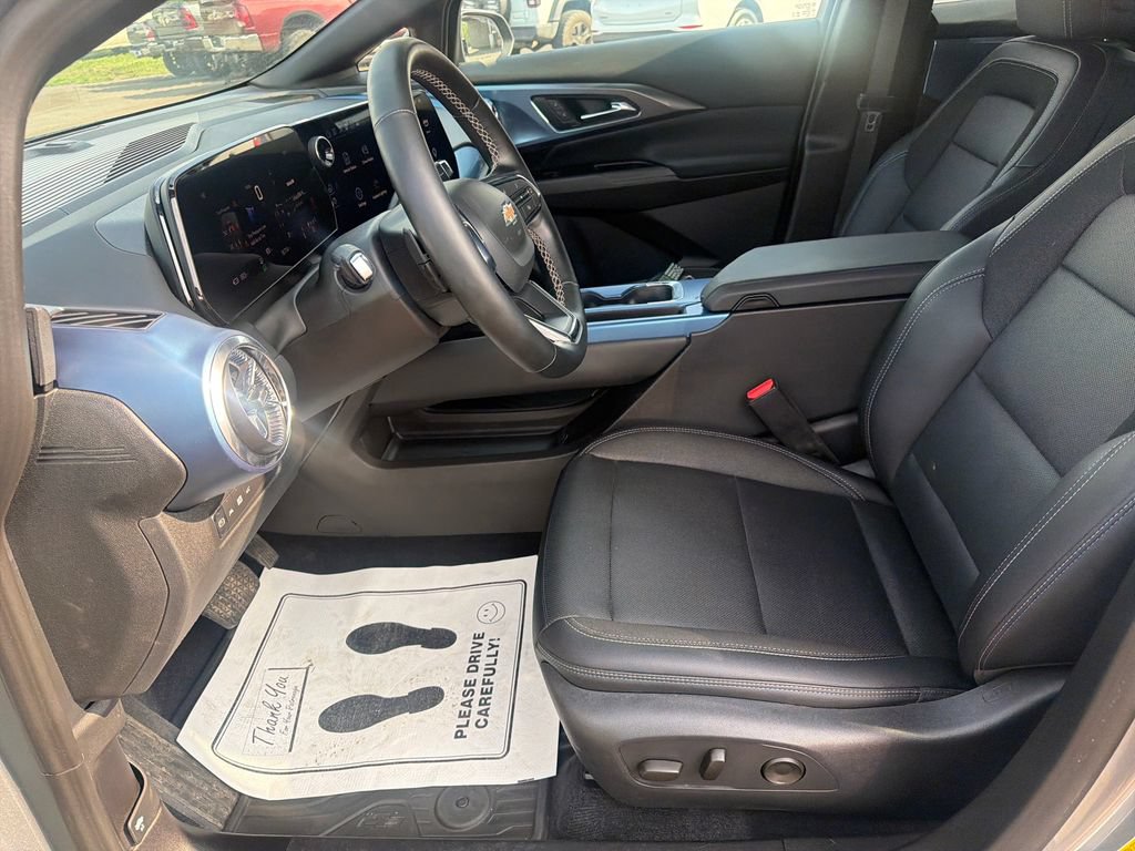 Used 2024 Chevrolet Equinox EV LT AWD/4WD image 13