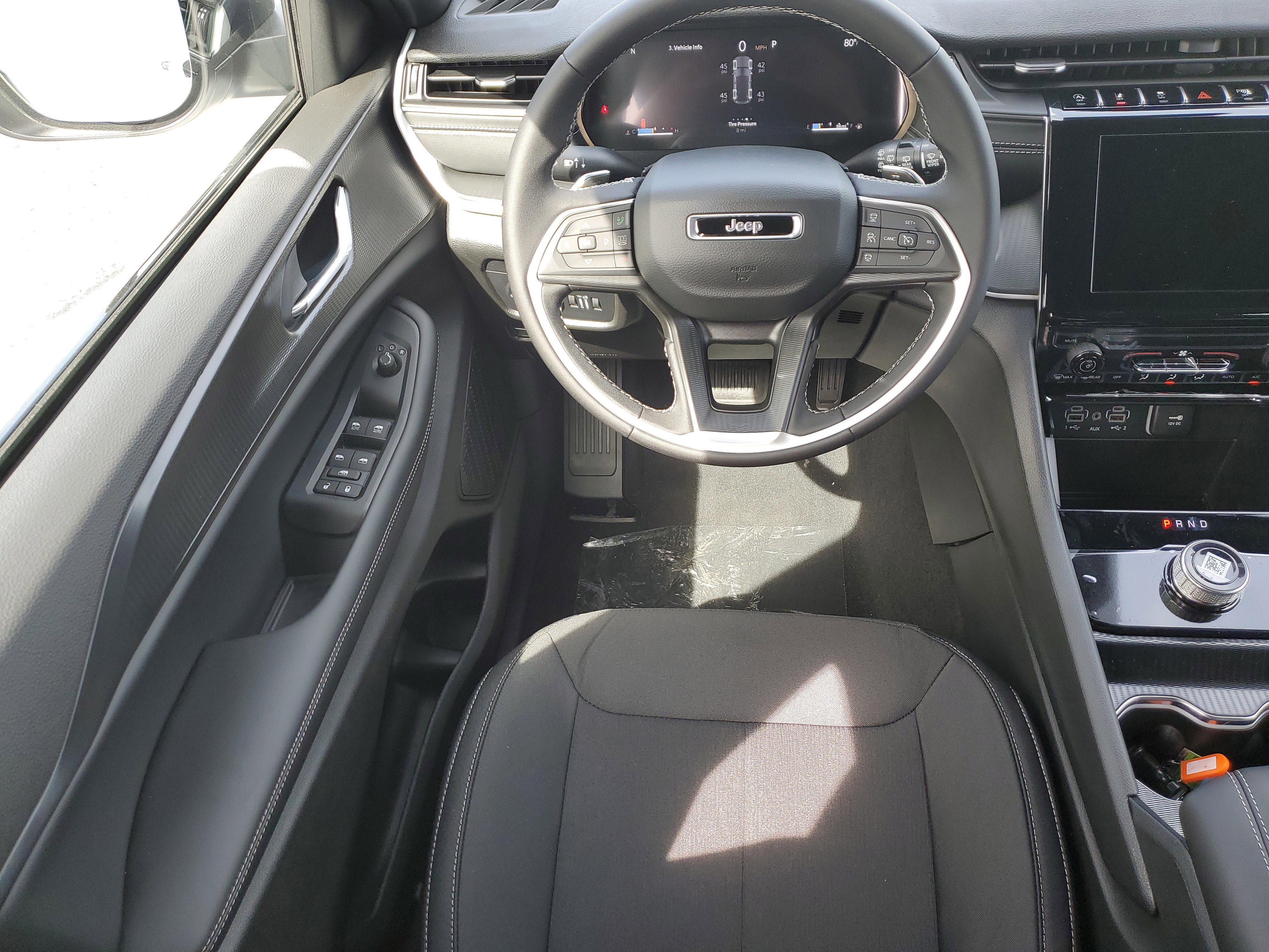 New 2025 Jeep Grand Cherokee Laredo X image 16