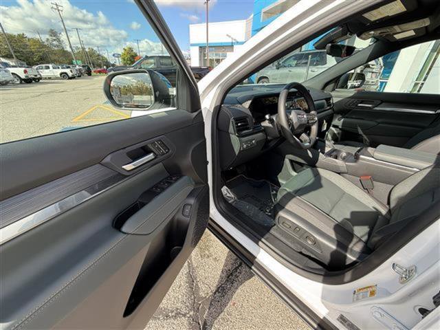 New 2026 GMC Terrain AT4 w/ Convenience Package III image 11