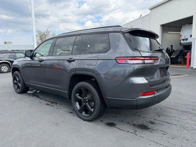 Used 2022 Jeep Grand Cherokee L Laredo image 14