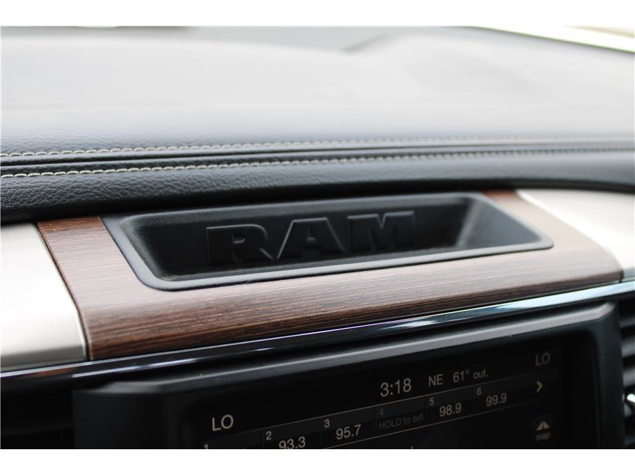 Used 2015 RAM 1500 Laramie w/ Convenience Group image 19