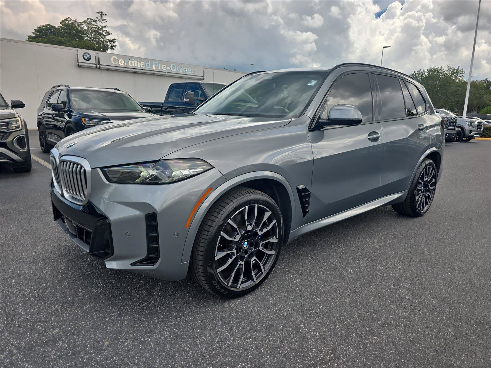 Certified 2024 BMW X5 sDrive40i w/ M Sport Package RWD image 6