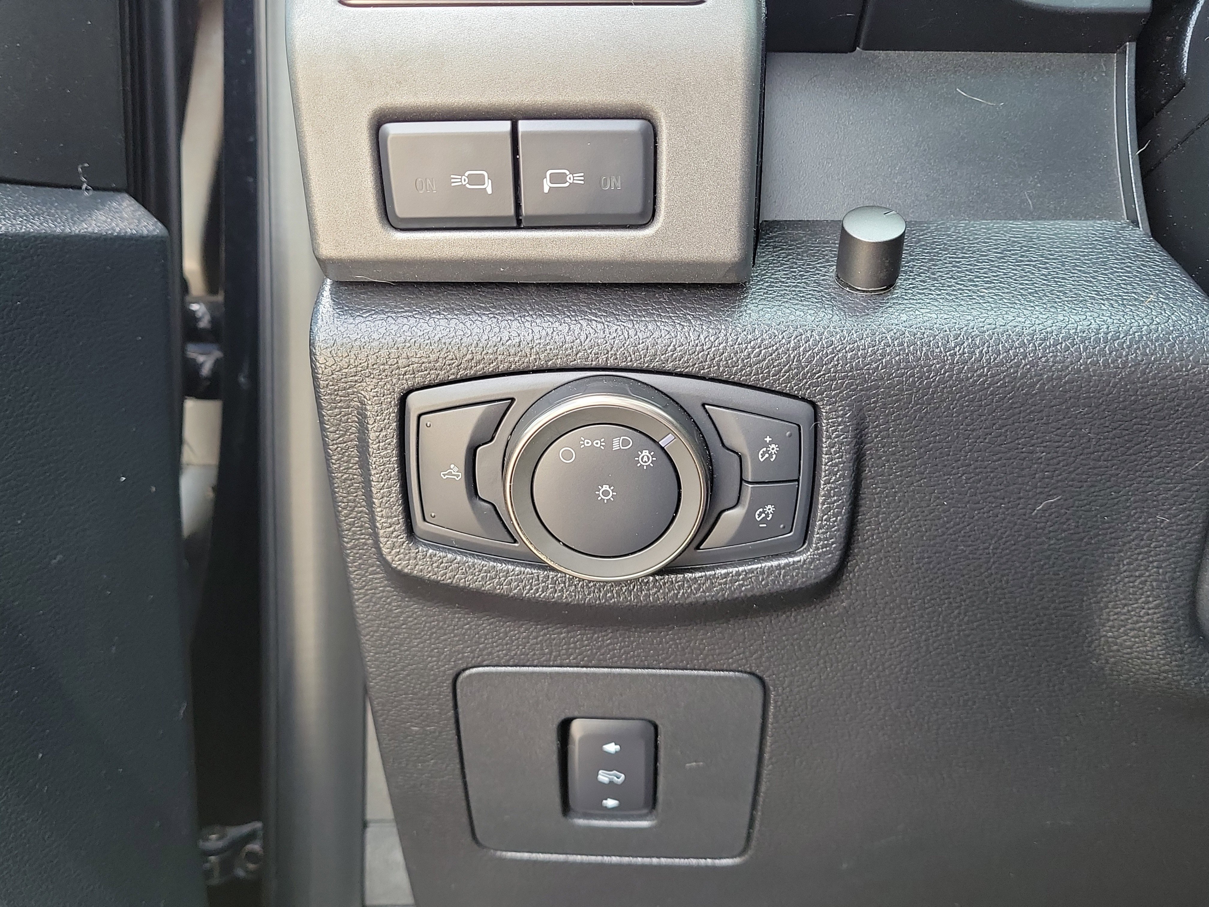 Used 2018 Ford F150 Raptor w/ Equipment Group 802A Luxury image 32