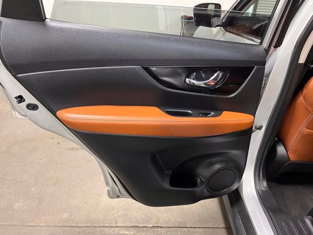 Used 2017 Nissan Rogue SL w/ SL Premium Package image 19