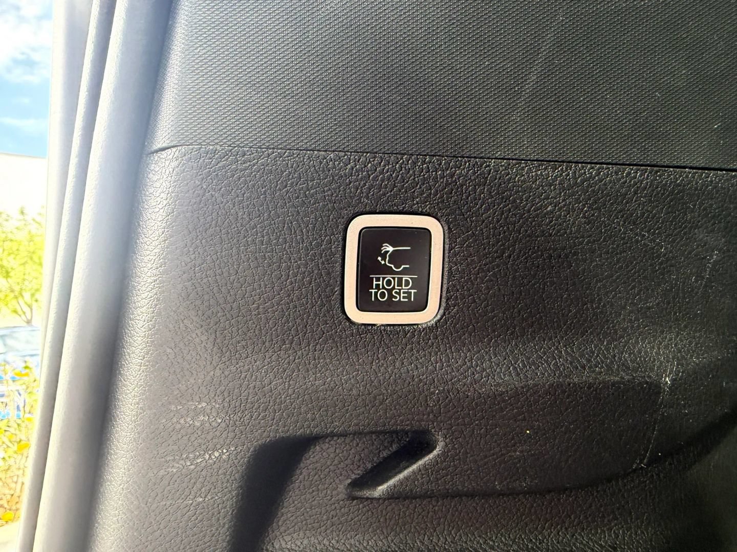 Used 2024 Jeep Wagoneer L Series II RWD image 38