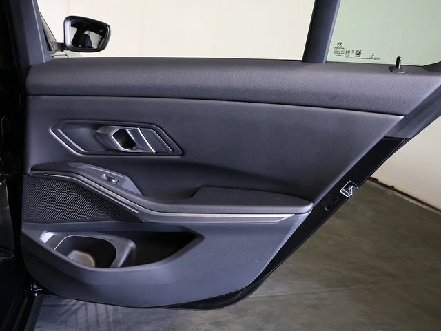 Used 2026 BMW 330i xDrive Sedan AWD/4WD image 32