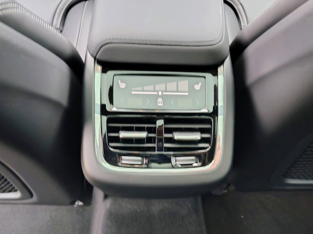 New 2027 Volvo XC60 B5 Ultra AWD/4WD image 24