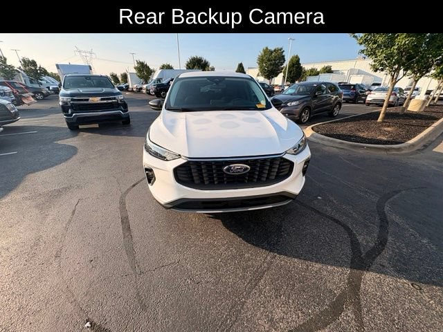Used 2024 Ford Escape Active AWD/4WD image 2