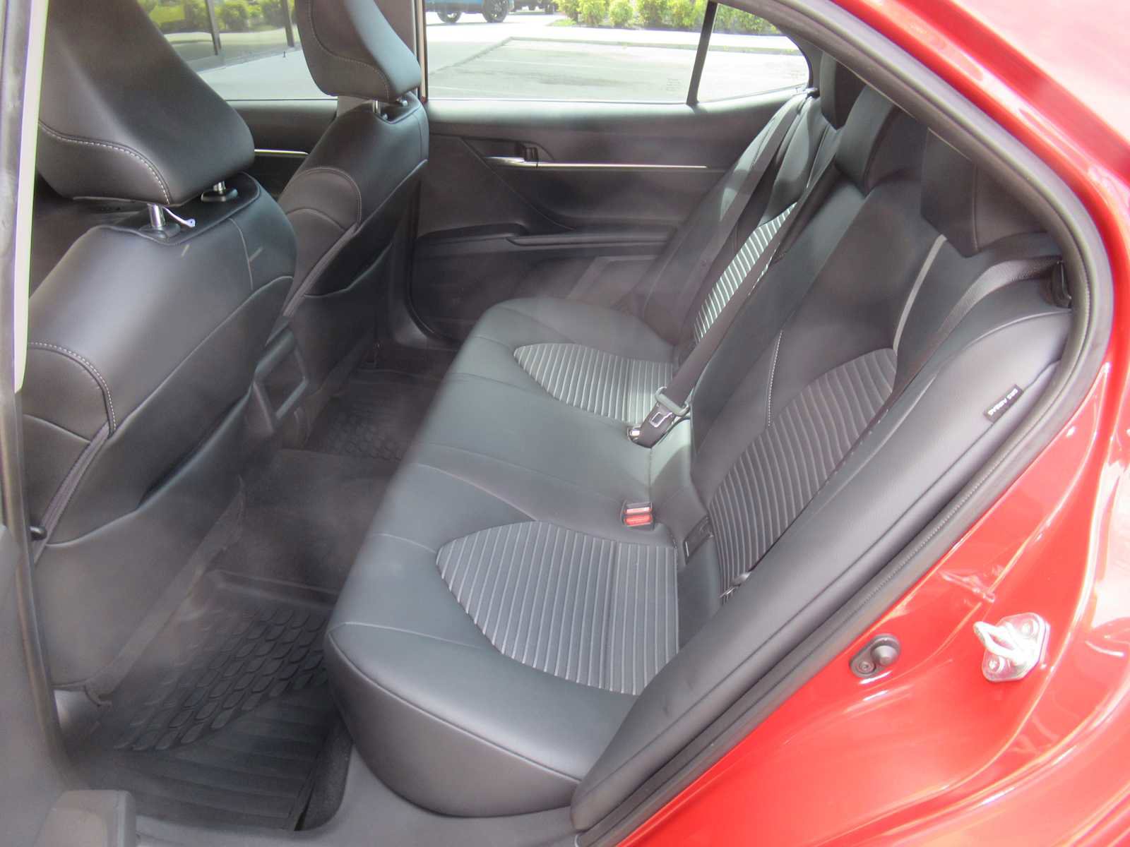 Used 2022 Toyota Camry SE image 37