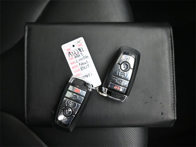 Used 2023 Lincoln Nautilus Reserve w/ Luxury Package image 13