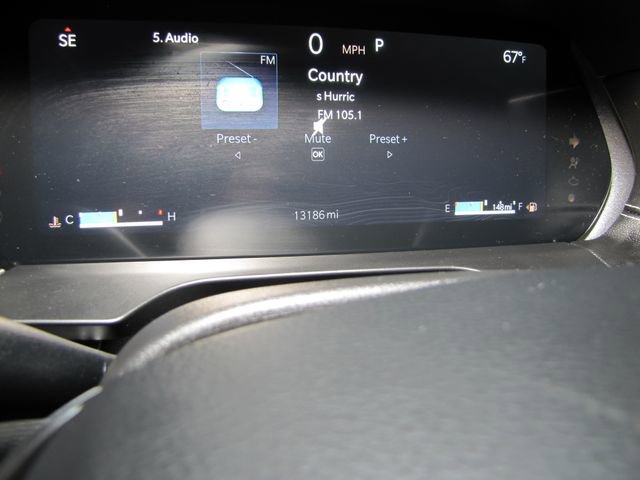 Used 2025 Jeep Grand Cherokee Altitude AWD/4WD image 4