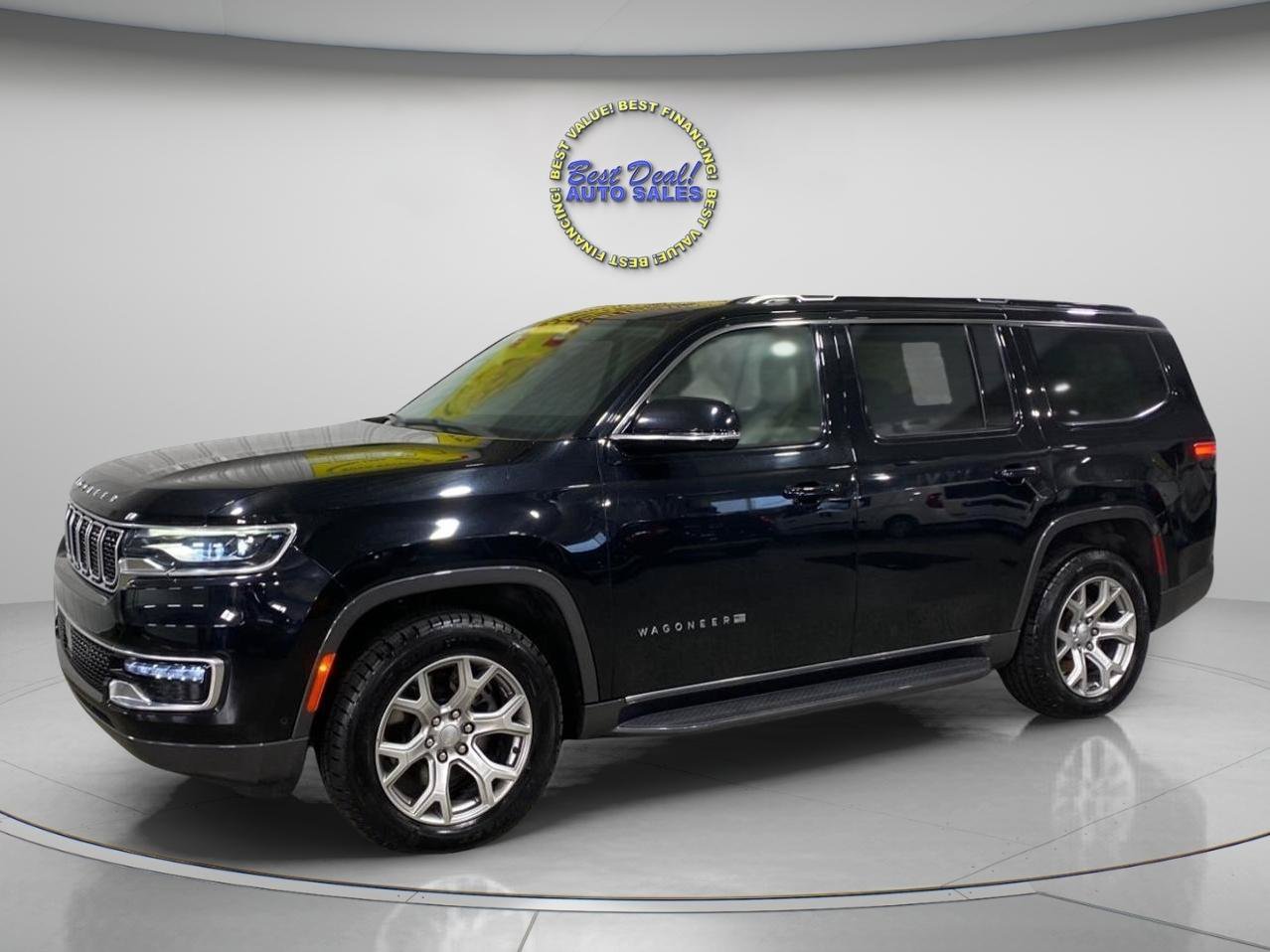 Used 2022 Jeep Wagoneer Series I w/ Premium Group I AWD/4WD image 1
