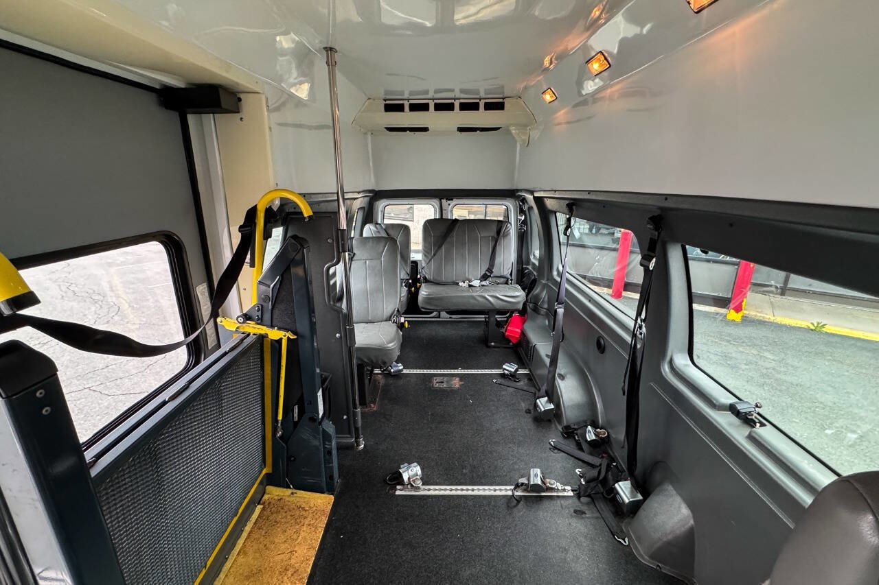 Used 2011 Ford E-350 and Econoline 350 Extended Super Duty w/ PWR Group RWD image 17
