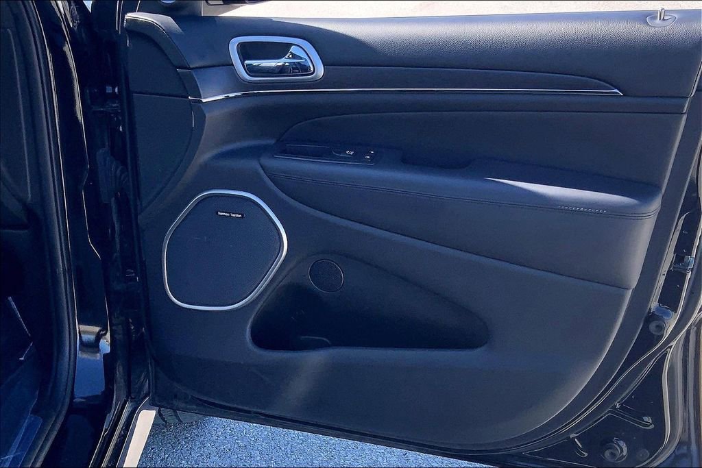 Used 2018 Jeep Grand Cherokee Overland image 24