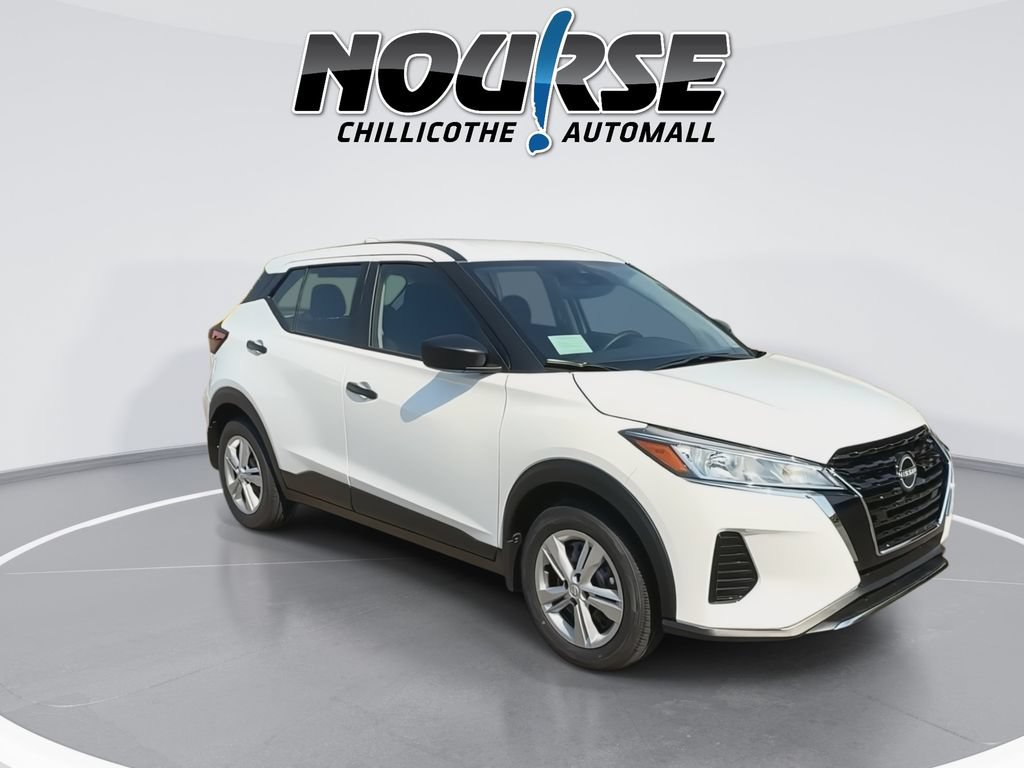 New 2025 Nissan Kicks Play S FWD image 2
