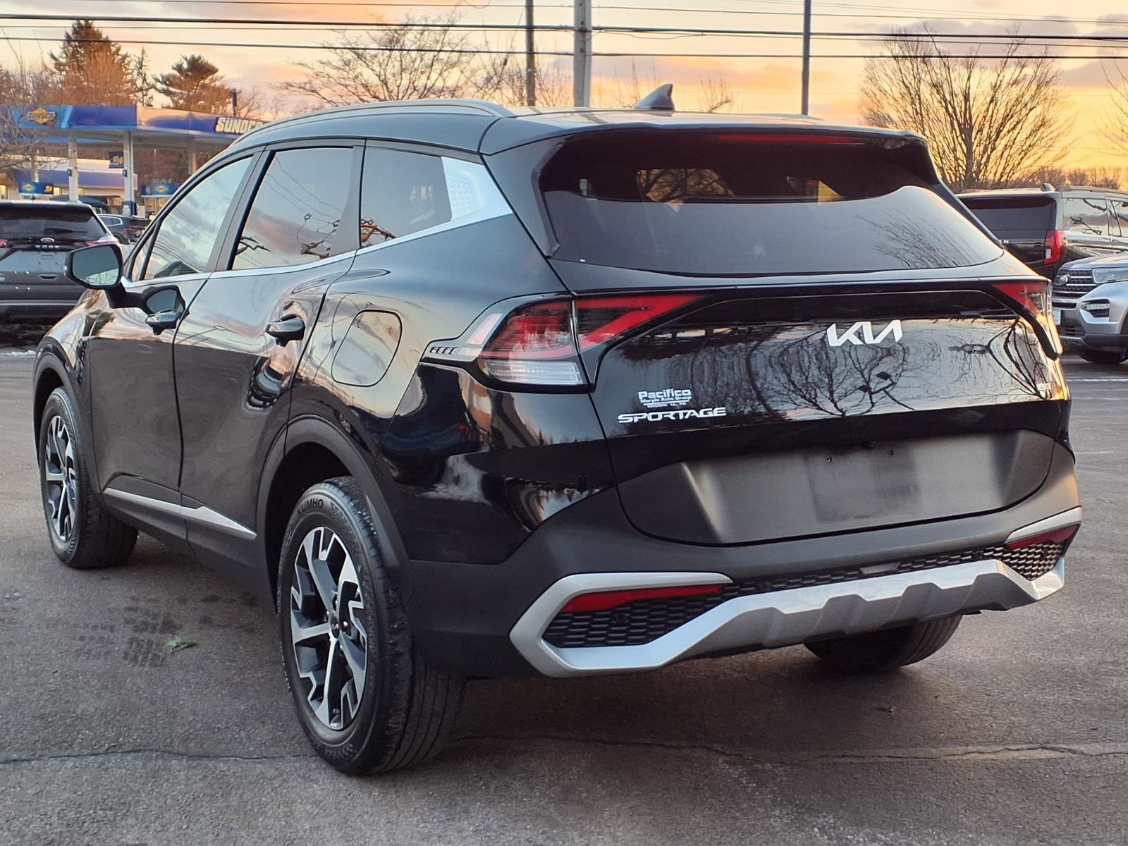Used 2023 Kia Sportage EX AWD/4WD image 5
