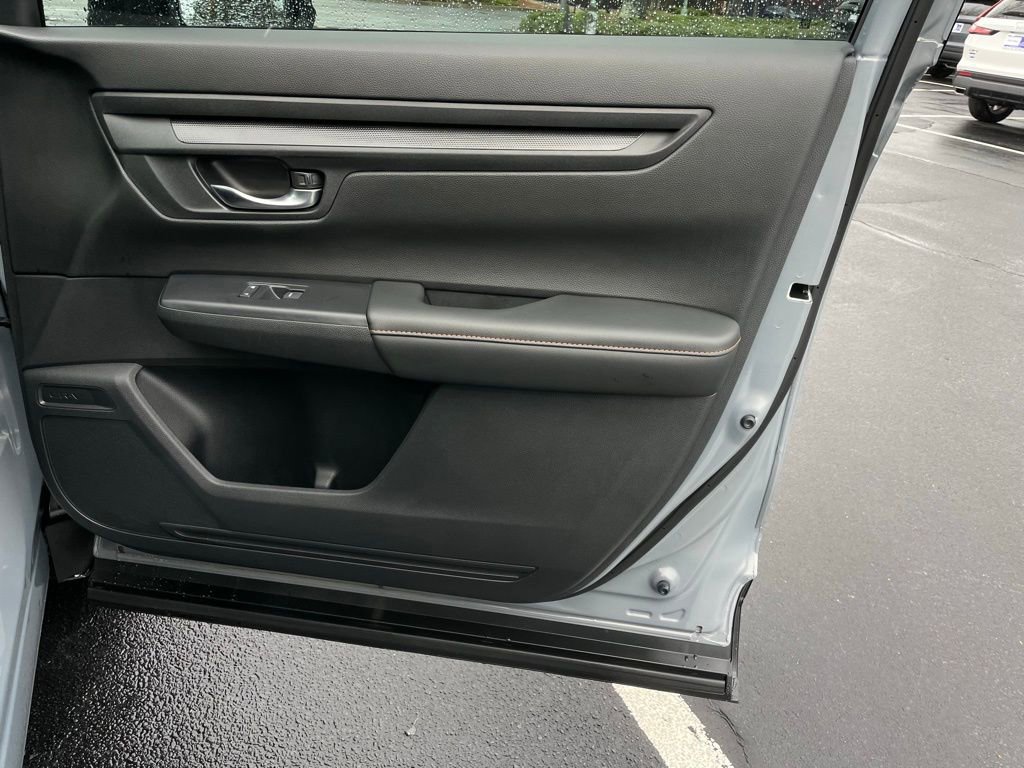 Certified 2025 Honda CR-V Sport-L image 30