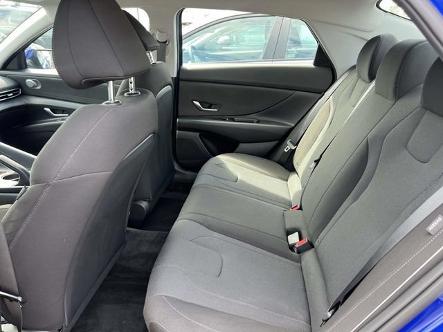 Certified 2025 Hyundai Elantra SE FWD image 11