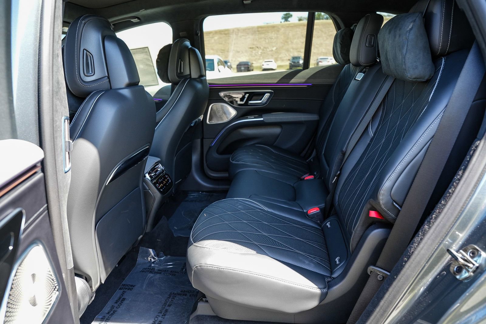 New 2026 Mercedes-Benz EQS 550 4MATIC SUV image 18