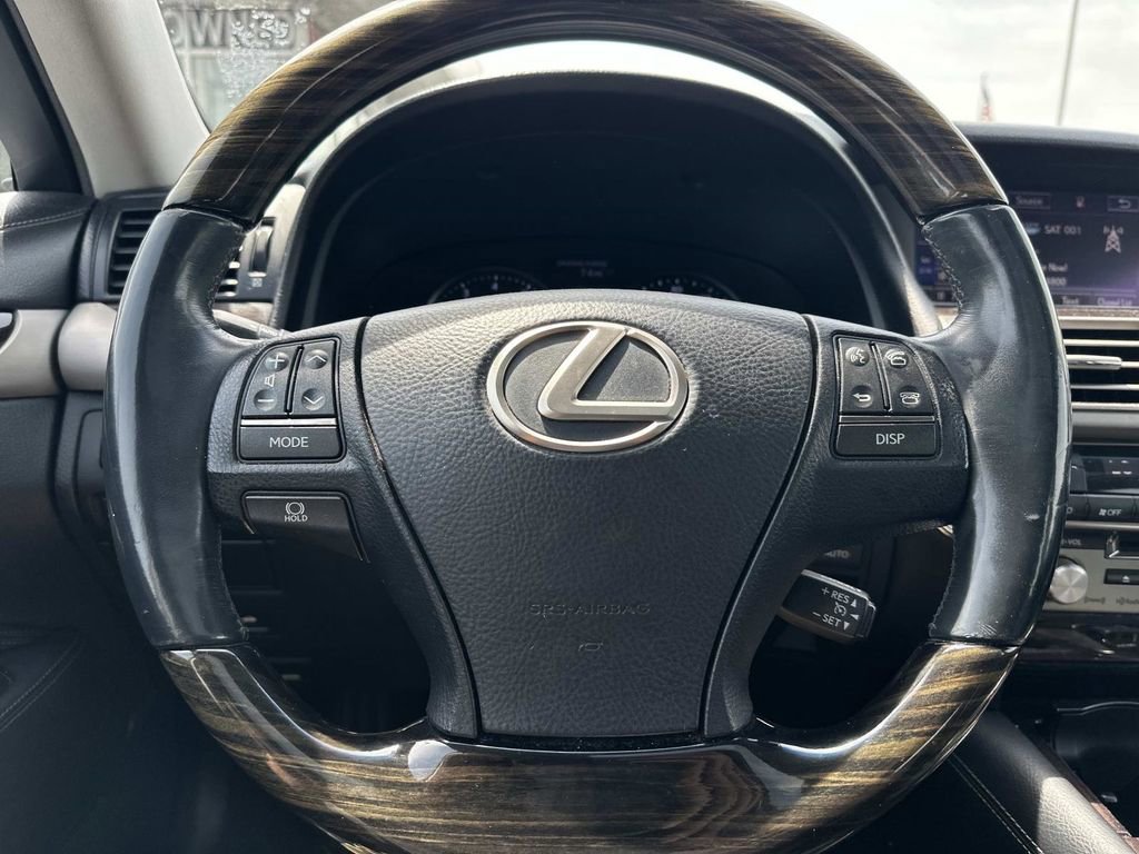 Used 2015 Lexus LS 460 w/ Comfort Package RWD image 20