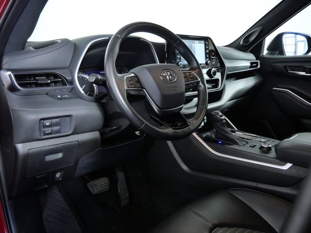 Used 2021 Toyota Highlander XSE image 17