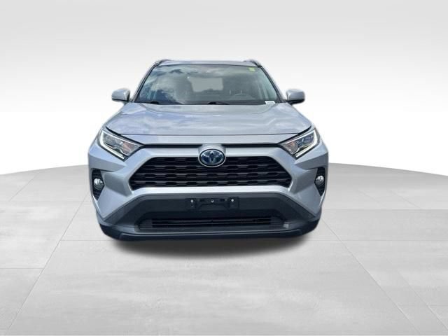 Used 2019 Toyota RAV4 XLE w/ Convenience Package AWD/4WD image 2