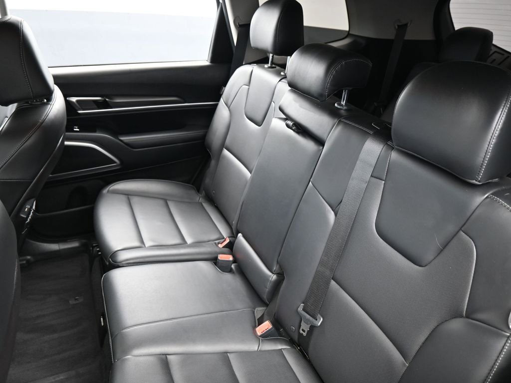 Used 2025 Kia Telluride LX FWD image 38