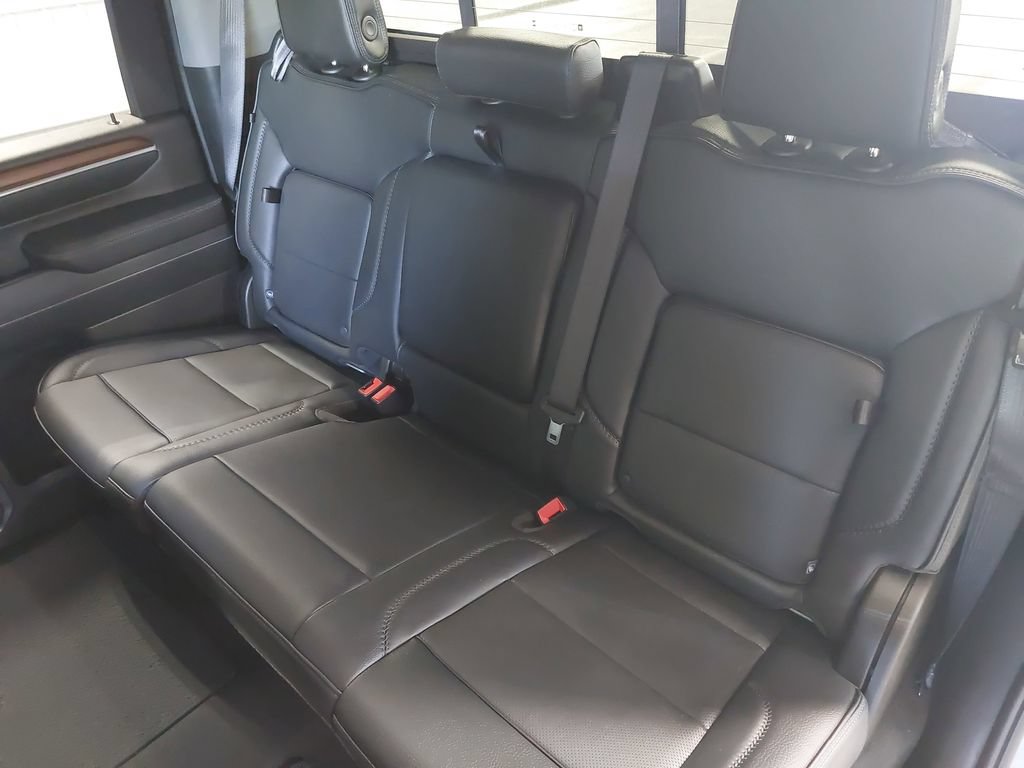 Used 2025 GMC Sierra 3500 Denali w/ Denali Reserve Package AWD/4WD image 13