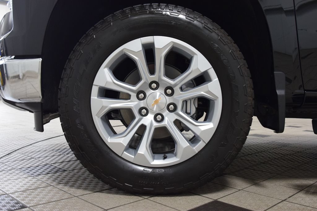 Used 2026 Chevrolet Silverado 1500 LTZ w/ LTZ Premium Package AWD/4WD image 24