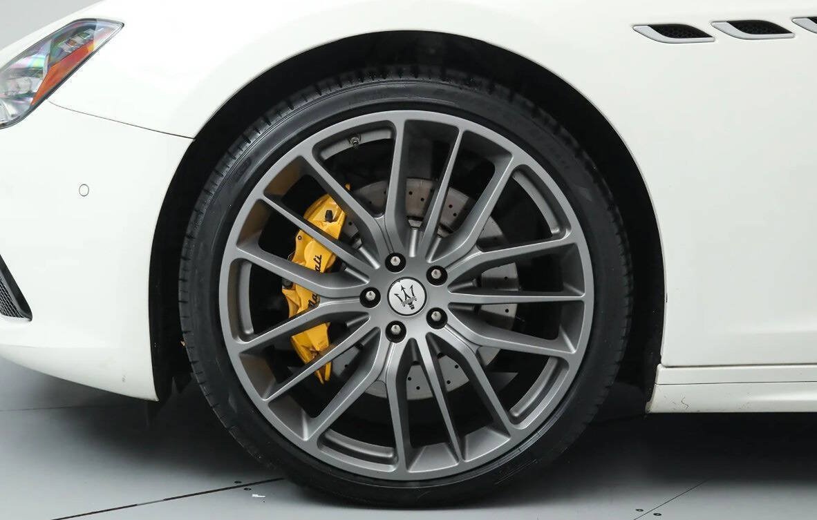Used 2022 Maserati Ghibli Modena RWD image 26