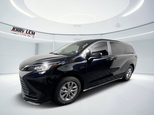 Used 2022 Toyota Sienna LE image 36