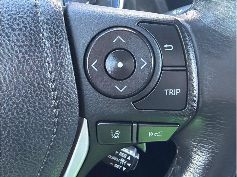 Used 2017 Toyota Corolla SE FWD image 23