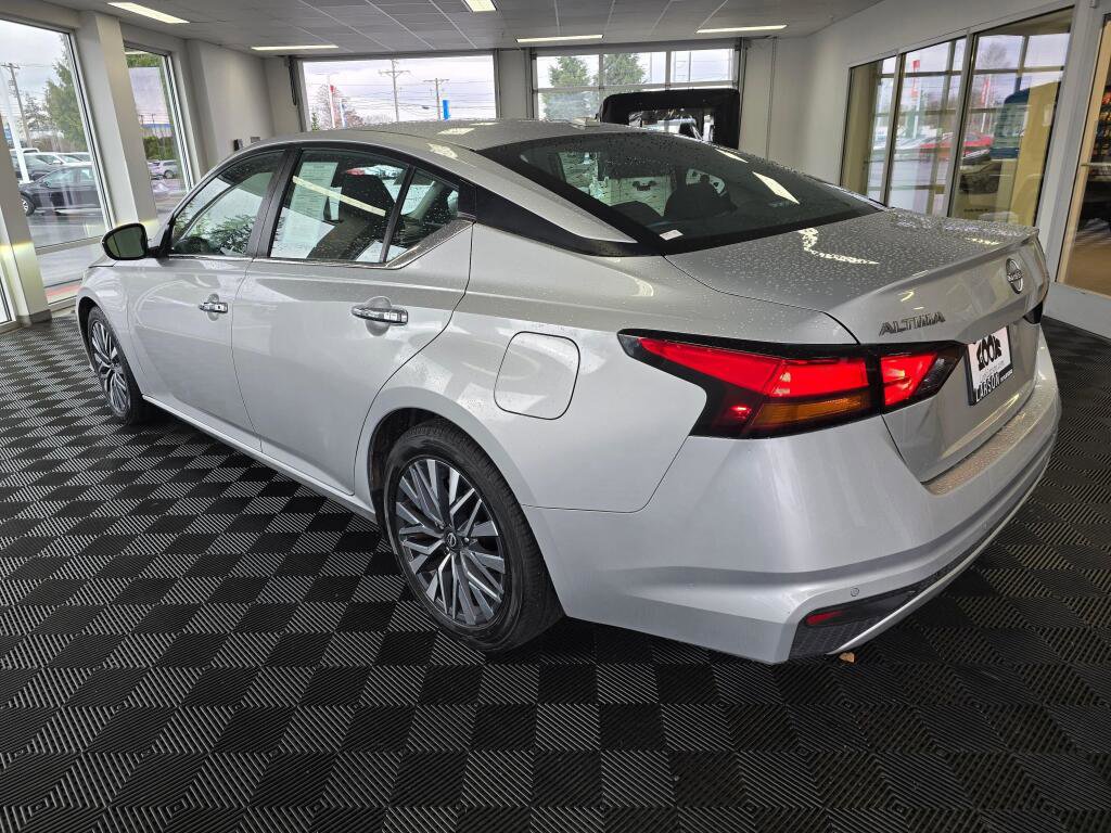 Used 2023 Nissan Altima 2.5 SV image 6