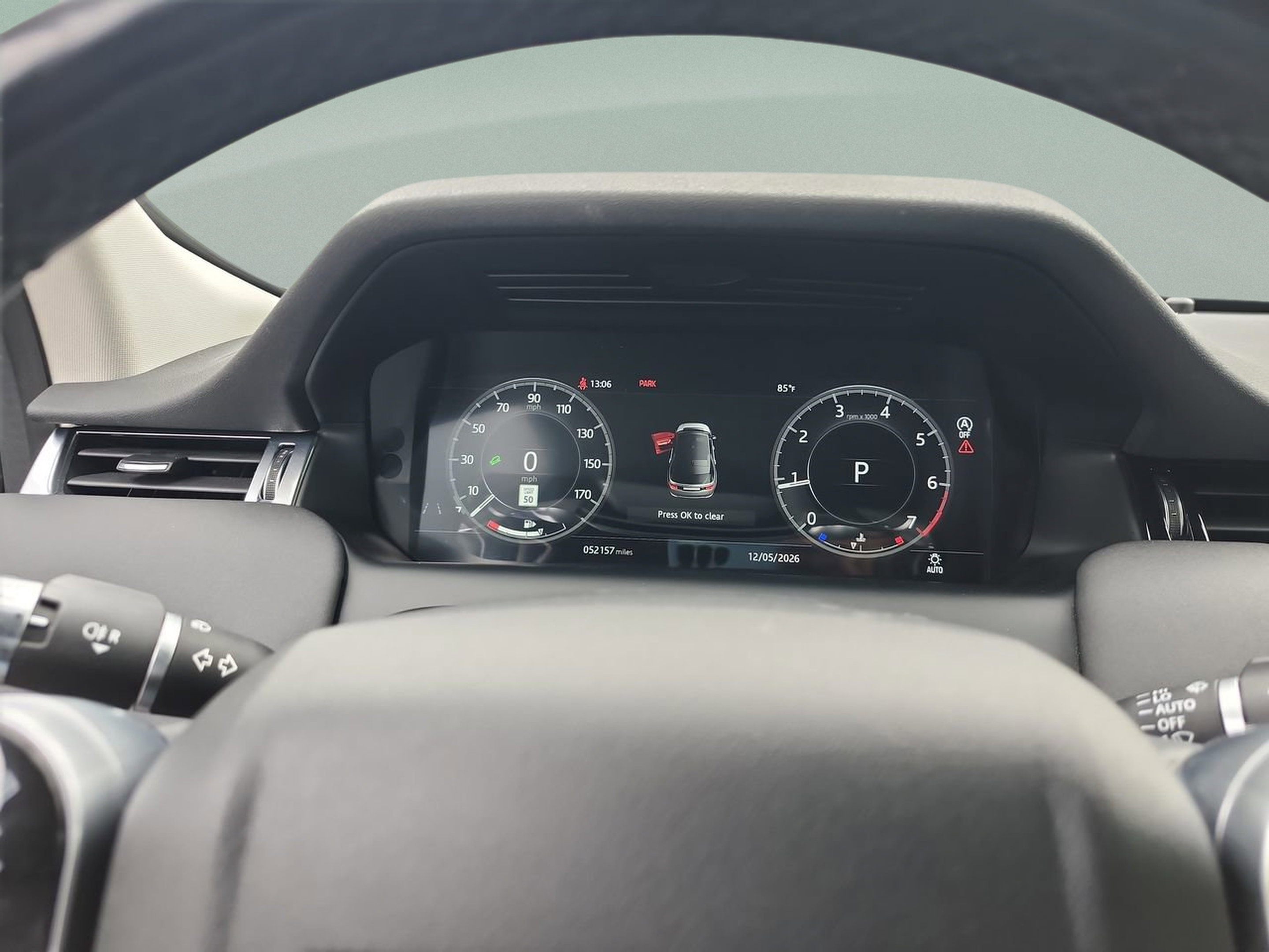 Used 2020 Land Rover Discovery Sport SE AWD/4WD image 9