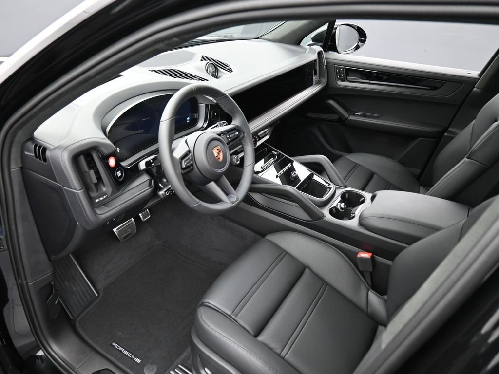 New 2026 Porsche Cayenne GTS image 4