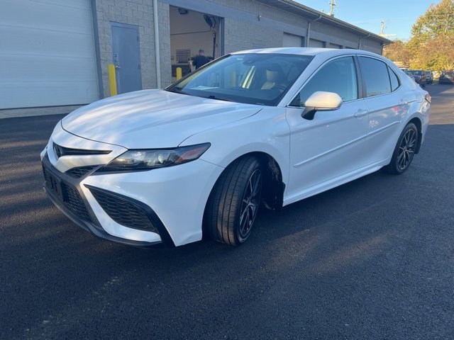 Used 2023 Toyota Camry SE image 5