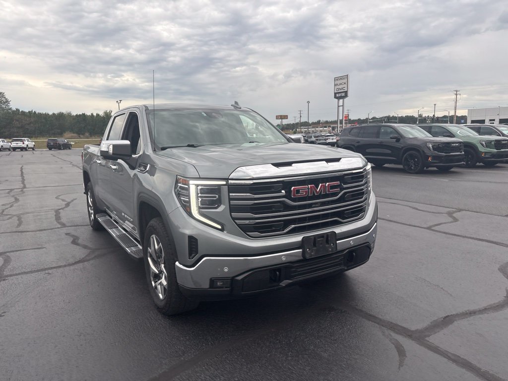 Used 2023 GMC Sierra 1500 SLT w/ SLT Premium Plus Package AWD/4WD image 8