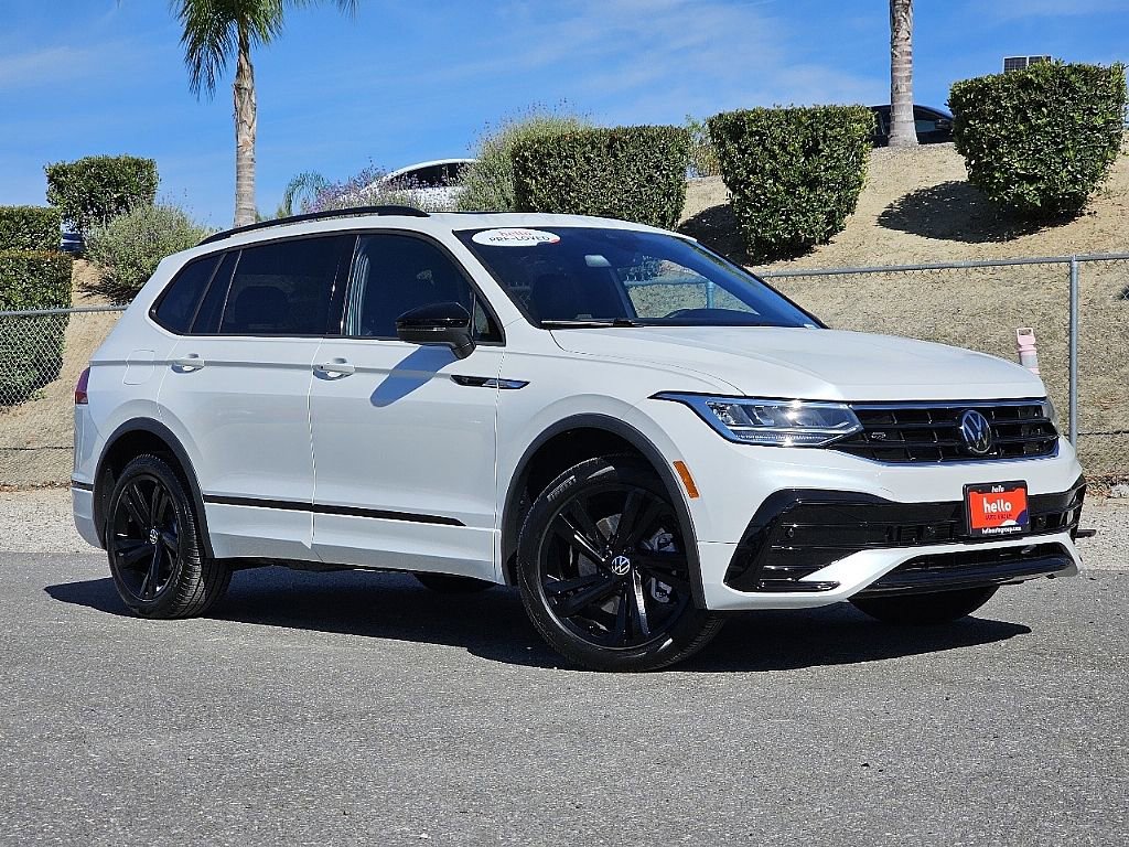 Used 2024 Volkswagen Tiguan SE R-Line image 3