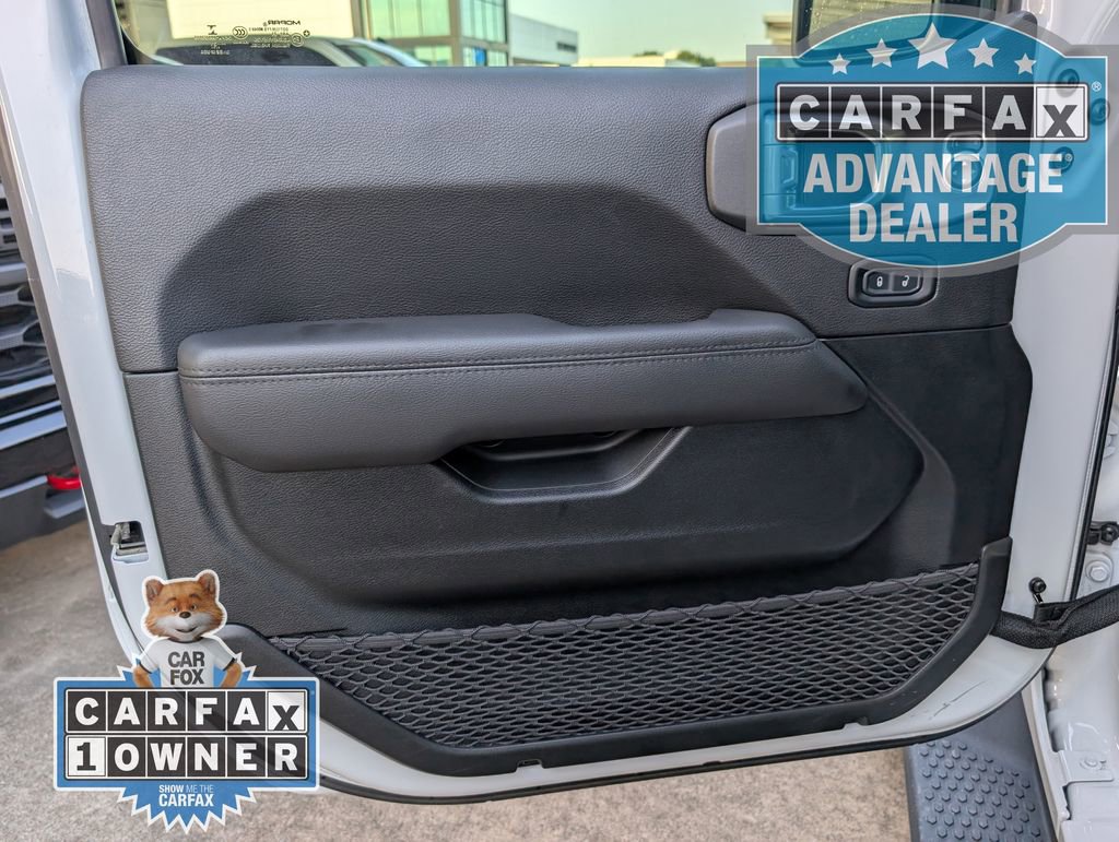 Used 2021 Jeep Wrangler Unlimited Sahara AWD/4WD image 18