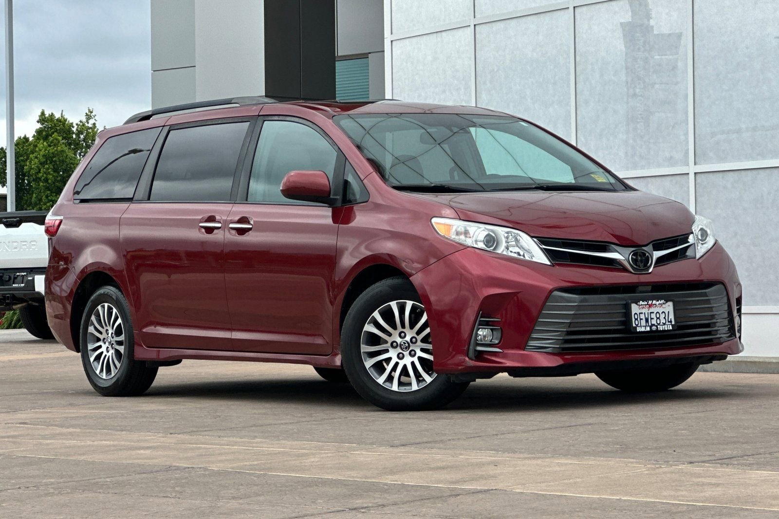 Certified 2018 Toyota Sienna XLE w/ XLE Navigation Package FWD image 2