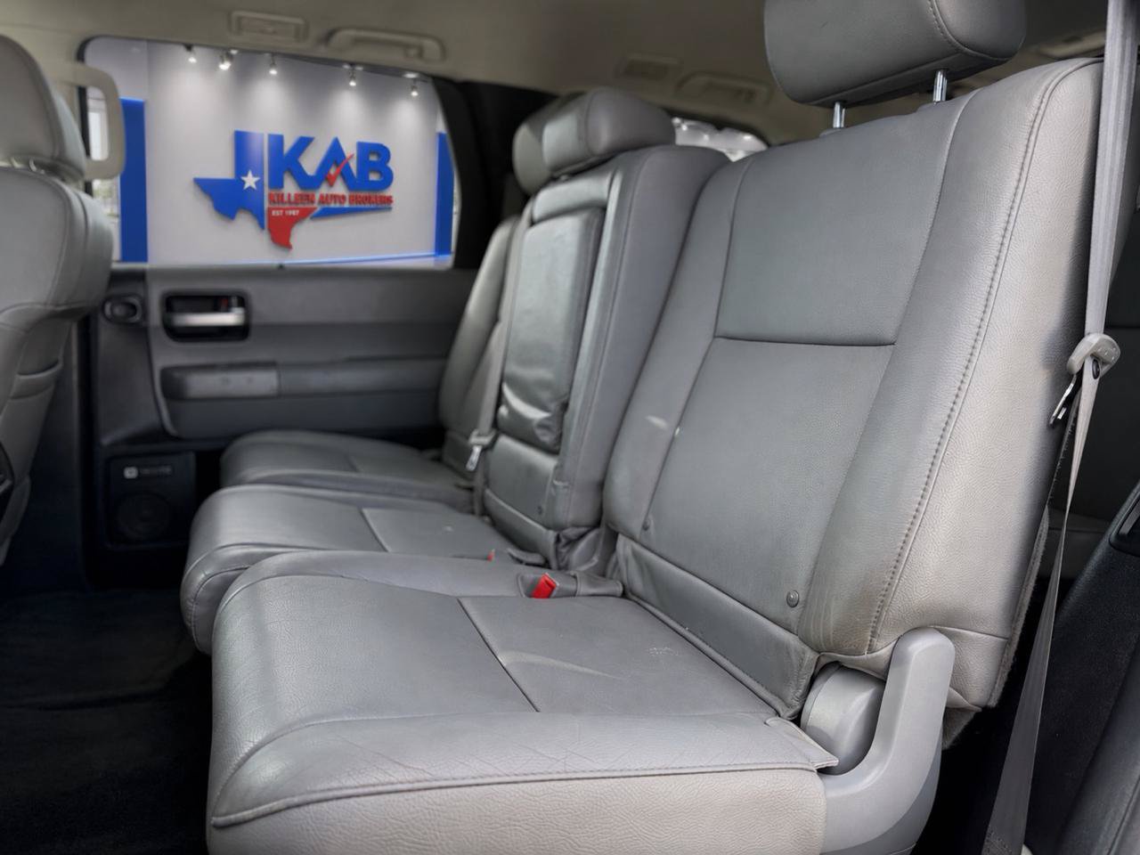 Used 2015 Toyota Sequoia Limited RWD image 14
