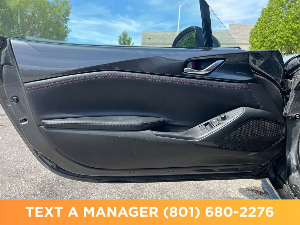 Used 2018 MAZDA MX-5 Miata RF Club RWD image 8