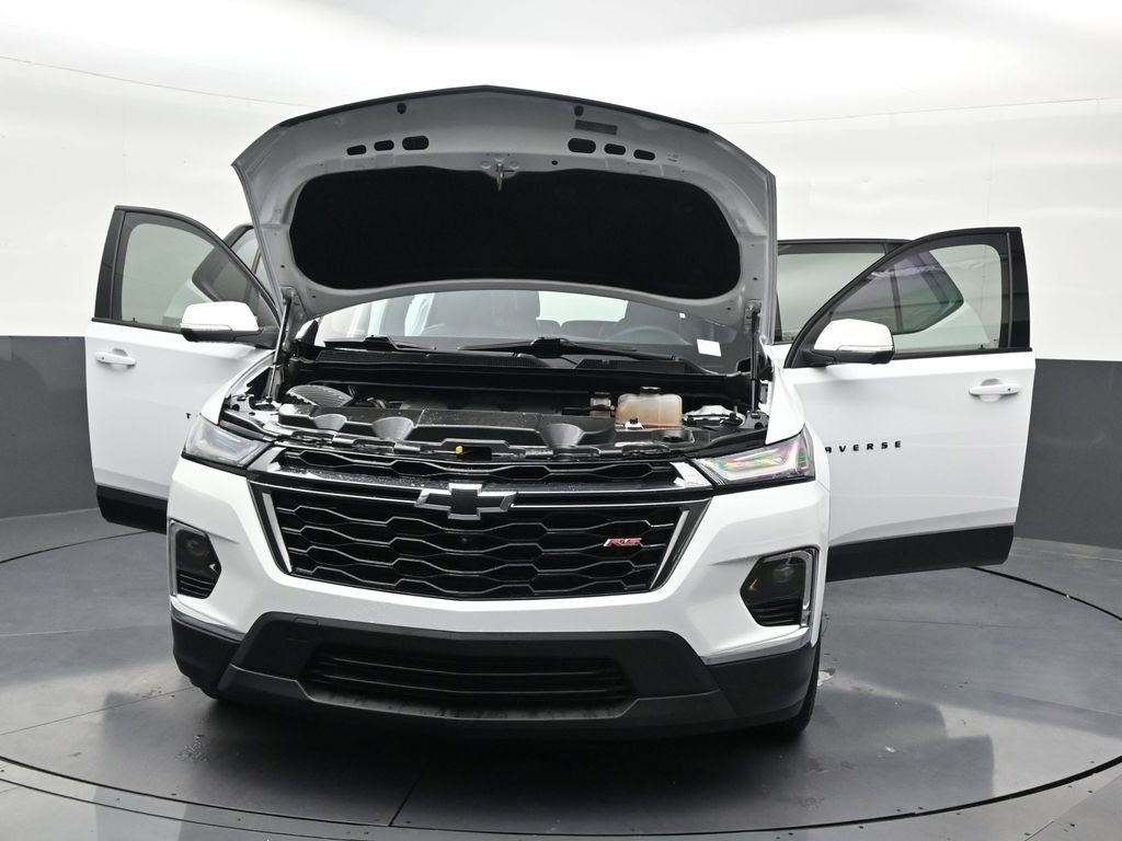 Used 2024 Chevrolet Traverse RS FWD image 41