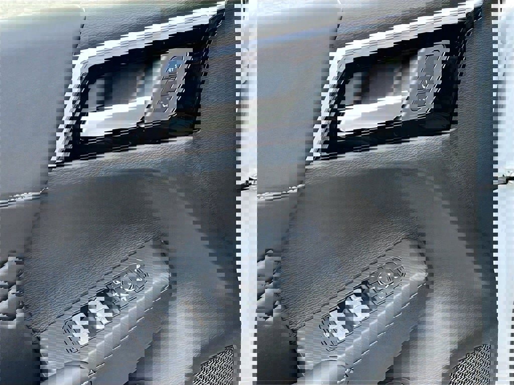 New 2025 Mitsubishi Outlander 4WD Plug-In Hybrid image 20