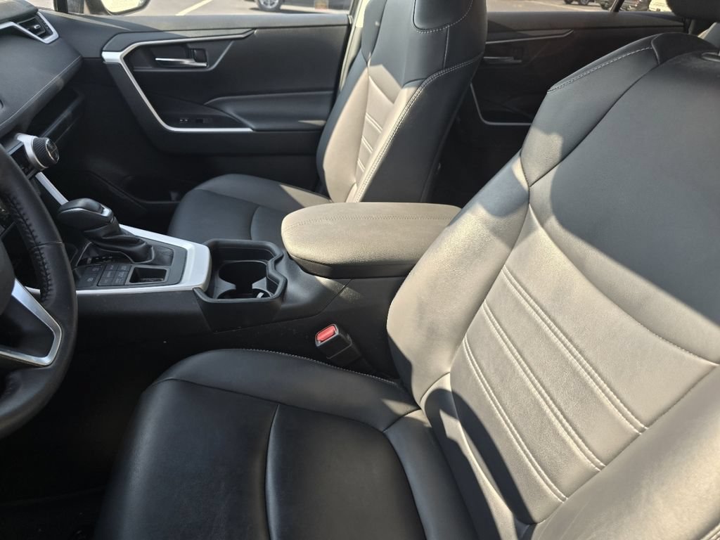 Certified 2020 Toyota RAV4 XLE Premium AWD/4WD image 19