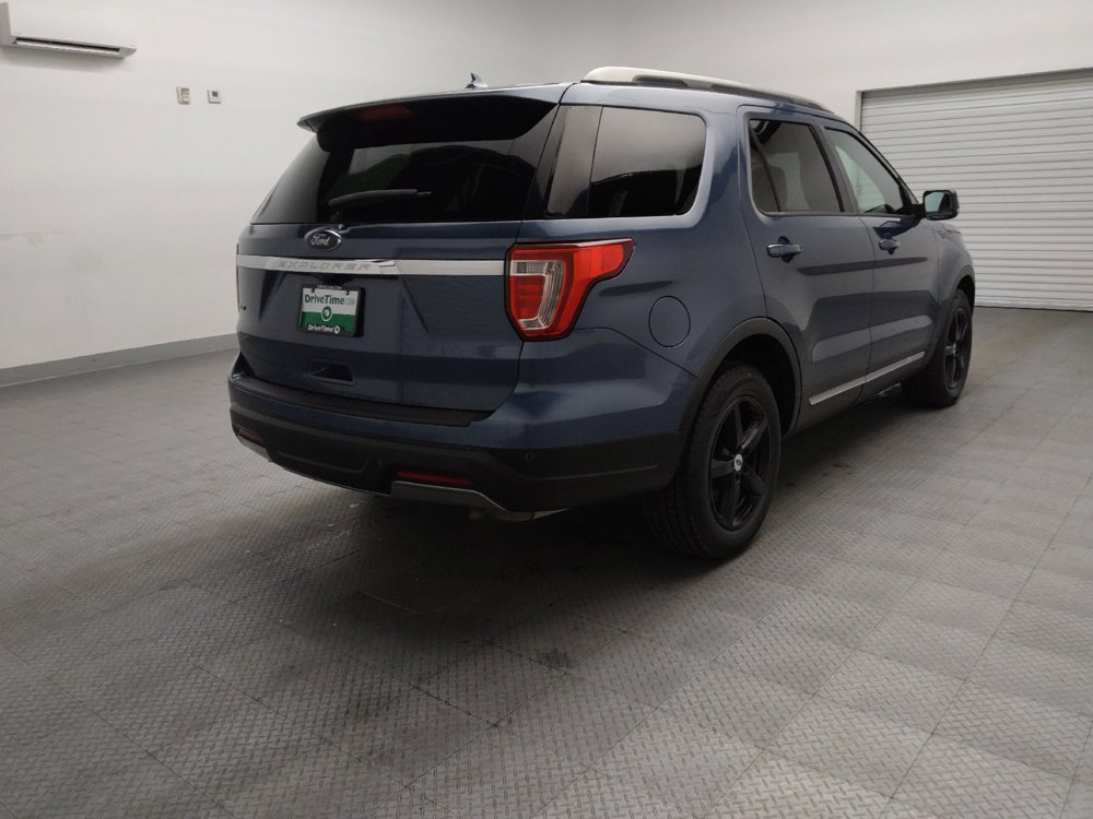 Used 2019 Ford Explorer XLT w/ Equipment Group 201A FWD image 9