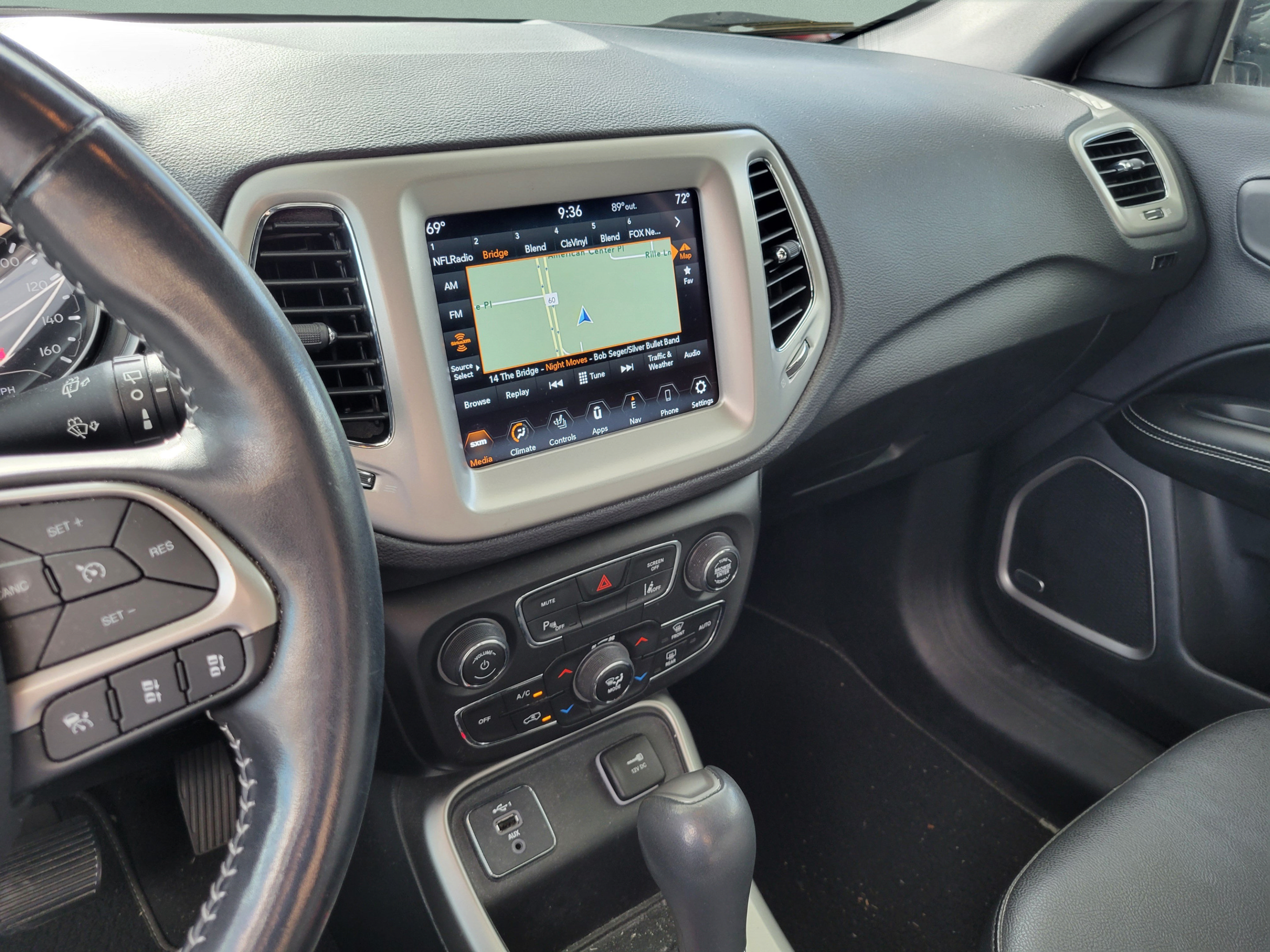 Certified 2021 Jeep Compass Latitude w/ Sun and Sound Group FWD image 20